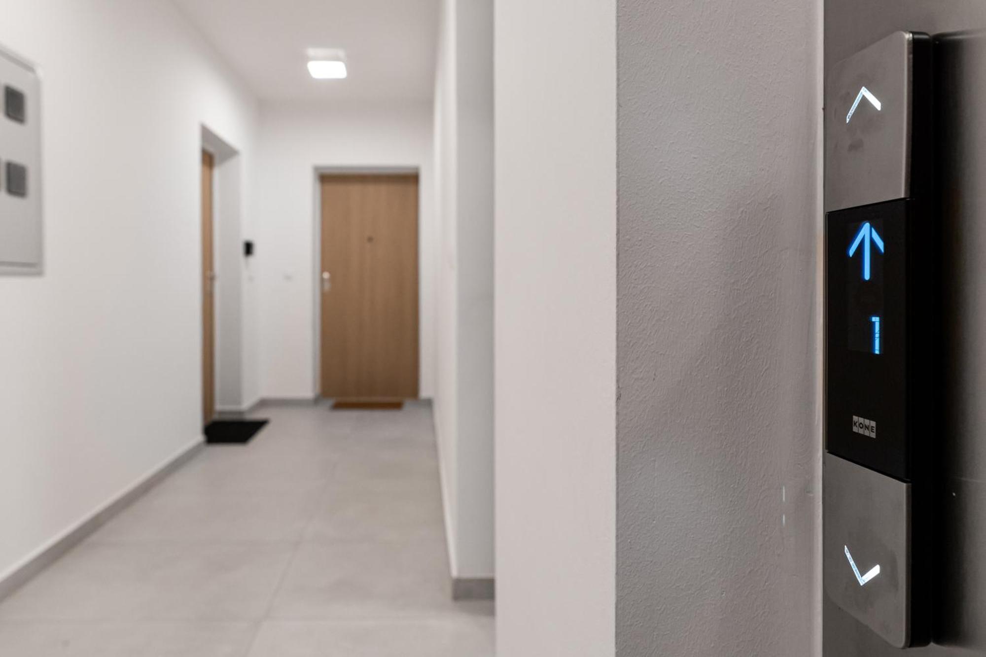 Tres Fenestras Zadar - Private Parking Apartment Bagian luar foto