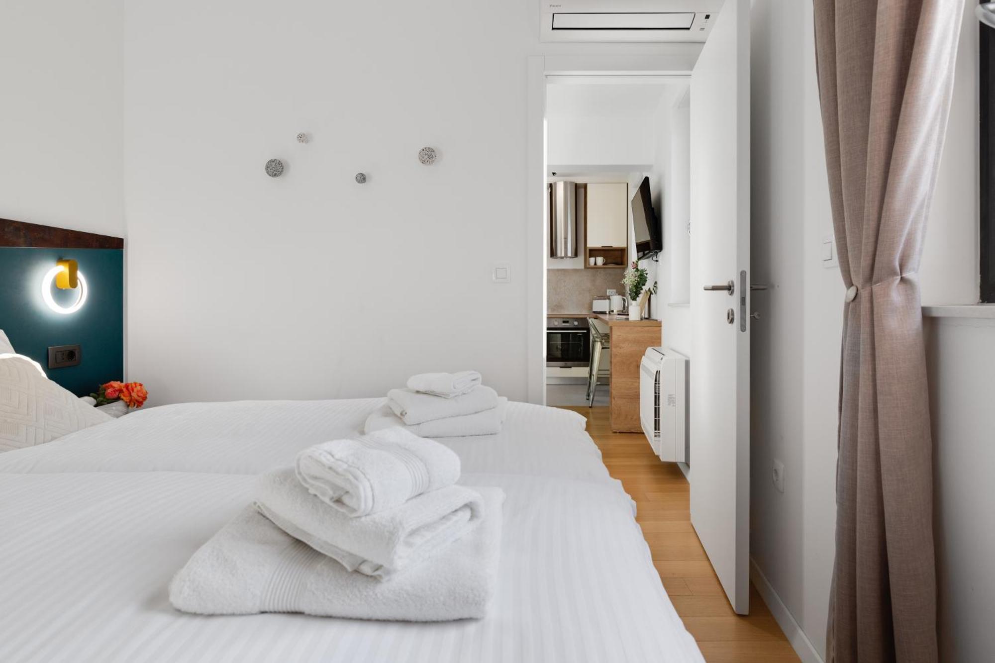 Tres Fenestras Zadar - Private Parking Apartment Bagian luar foto